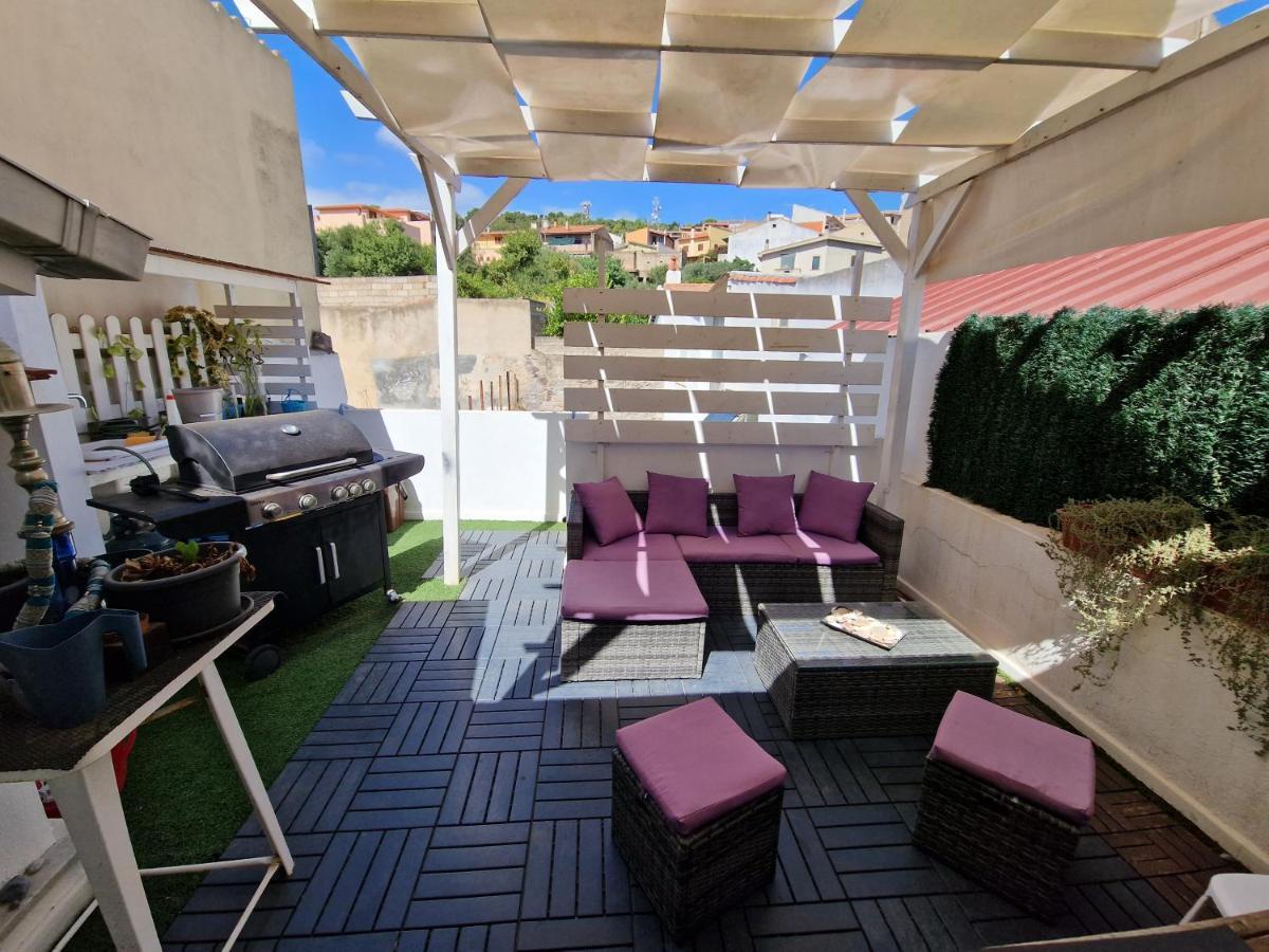 Appartamento Nella Piazza Centrale, Con Terrazza Sant'Antioco Exterior foto